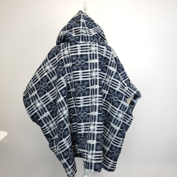 Free People Miss You Hooded Faux Fur Winter Poncho Oversized Batwing Sleeves - Picture 4 of 12